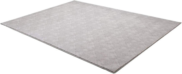 HomeRoots 4' Gray Distressed Diamonds Area Rug - Luxurious Soft Texture for Modern and Transitional Spaces 4' X 6' 393541