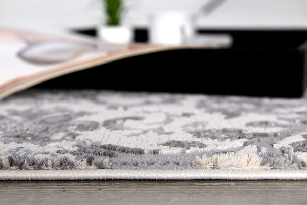 Homeroots 4' X 6' Gray And Ivory Toile Power Loom Area Rug  Polyester 393546