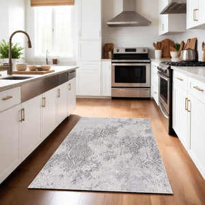 Homeroots 4' X 6' Cream And Gray Tinted Ogee Pattern Area Rug  Polyester 393560