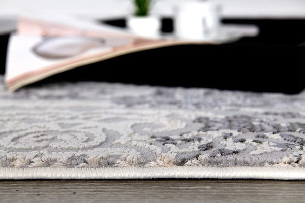 Homeroots 8' X 11' Cream And Gray Tinted Ogee Pattern Area Rug  Polyester 393563