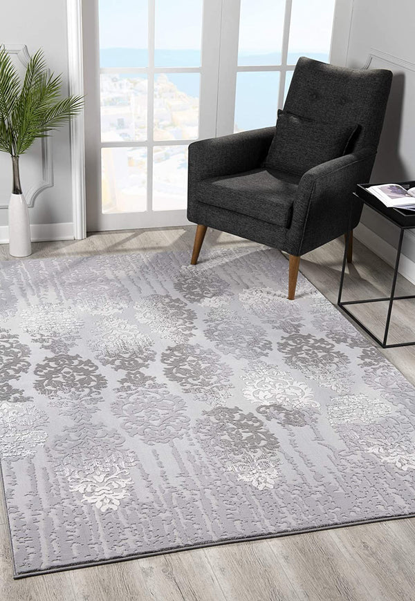 Homeroots 5' X 7' Gray Damask Power Loom Area Rug  Polyester 393575