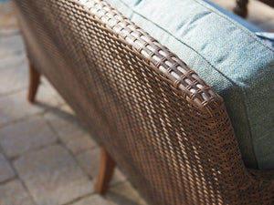 Lexington Tommy Bahama Outdoor 3935-22-40 Harbor Isle Love Seat - Coastal Style, Plush Cushions & Elegant Woven Design For Outdoors  Wood 3935-22-40