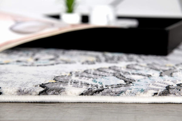 Homeroots 5' X 7' Gray Damask Power Loom Area Rug  Polyester 393609