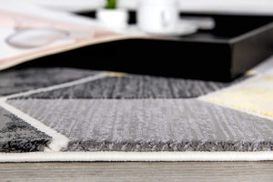 Homeroots 5' X 7' Gray Geometric Power Loom Area Rug  Polyester 393614