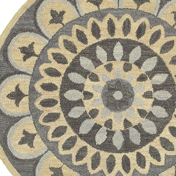 HomeRoots 6' Gray Wool Geometric Hand-Tufted Area Rug - Elevate Your Space with Timeless Texture and Style 6' Round 393638
