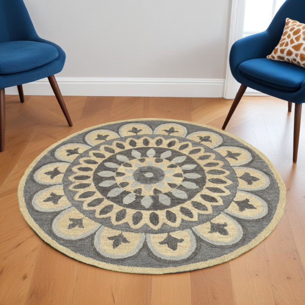 HomeRoots 6' Gray Wool Geometric Hand-Tufted Area Rug - Elevate Your Space with Timeless Texture and Style 6' Round 393638