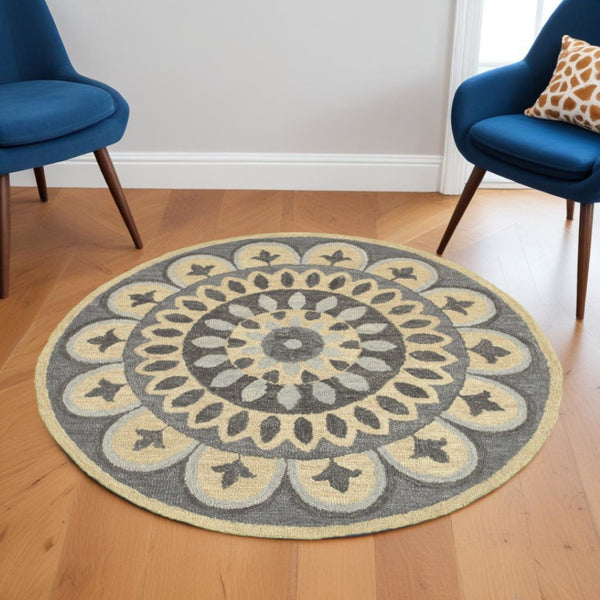 HomeRoots 6' Gray Wool Geometric Hand-Tufted Area Rug - Elevate Your Space with Timeless Texture and Style 6' Round 393638