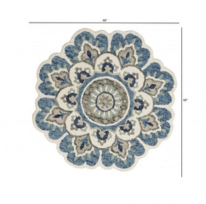 Homeroots 4' Blue And Cream Round Wool Floral Medallion Hand Tufted Area Rug Ivory Wool 393675
