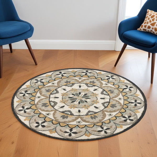 HomeRoots 6' Gray and Ivory Handmade Wool Floral Area Rug – Stylish Comfort for Any Room's Decor 6' Round 393686