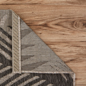 Homeroots 5' X 7' Beige Floral Indoor Outdoor Area Rug Black Polypropylene 393728