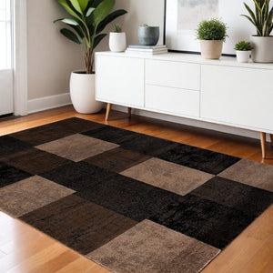 HomeRoots 10' Brown Checkered Power Loom Runner Rug - Stylish, Durable Olefin Design for High-Traffic Areas 4' X 6' 393786