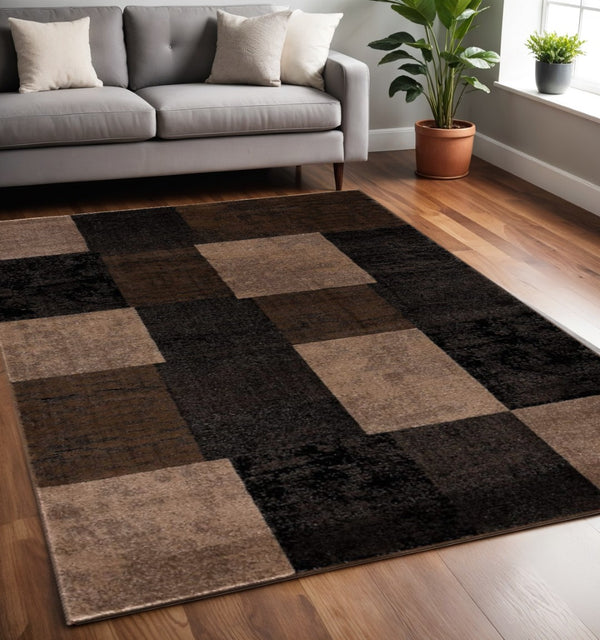HomeRoots 10' Brown Checkered Power Loom Runner Rug - Stylish, Durable Olefin Design for High-Traffic Areas 5' X 7' 393787