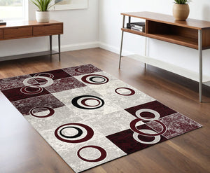 Homeroots 4' X 6' Red Abstract Power Loom Area Rug  Polypropylene 393885