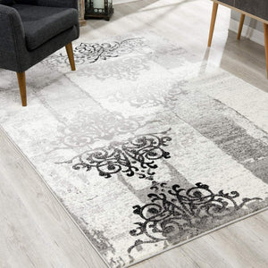 Homeroots 5' X 7' Gray Damask Dhurrie Area Rug  Polypropylene 393900