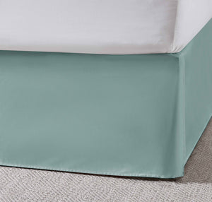 English Elm Vesta Gold 10-Pc King Comforter Set - Matte Satin Circle Quilting, Oversized Luxury Bedding Ensemble B340P342012