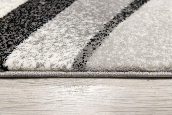Homeroots 4' X 6' Gray Abstract Power Loom Area Rug  Polypropylene 394055