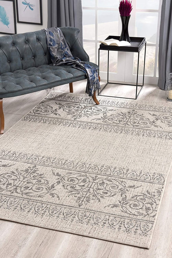 HomeRoots 5' Ikat Area Rug in Ivory and Gray – Modern Non-Skid Design for Elegant Living Spaces and Durability 5' x 8' 394060