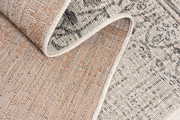 HomeRoots 5' Ikat Area Rug in Ivory and Gray – Modern Non-Skid Design for Elegant Living Spaces and Durability 5' x 8' 394060