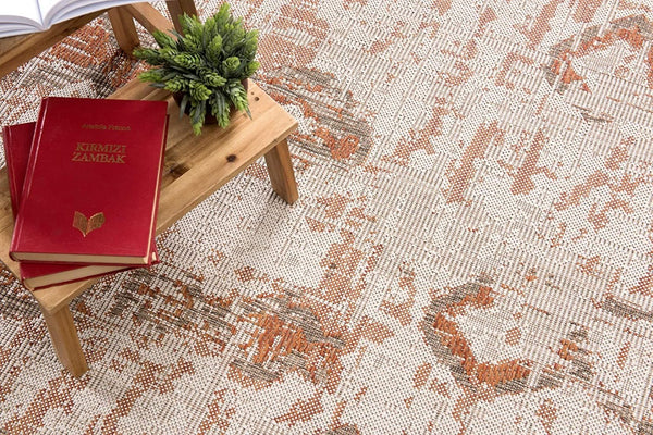 HomeRoots 5' Beige and Brown Abstract Area Rug – Modern Design for Living Rooms, Dining Spaces, and More 5' x 8' 394104