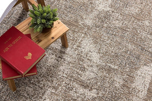 HomeRoots 5' Gray and Ivory Abstract Area Rug - Modern, Durable, and Easy-Care for Stylish Living Spaces 8' x 10' 394125