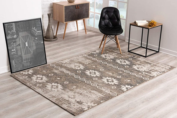 HomeRoots 10' Gray and Ivory Ikat Runner Rug - Stylish, Durable Design for Hallways, Kitchens, and Entryways 5' X 7' 394144