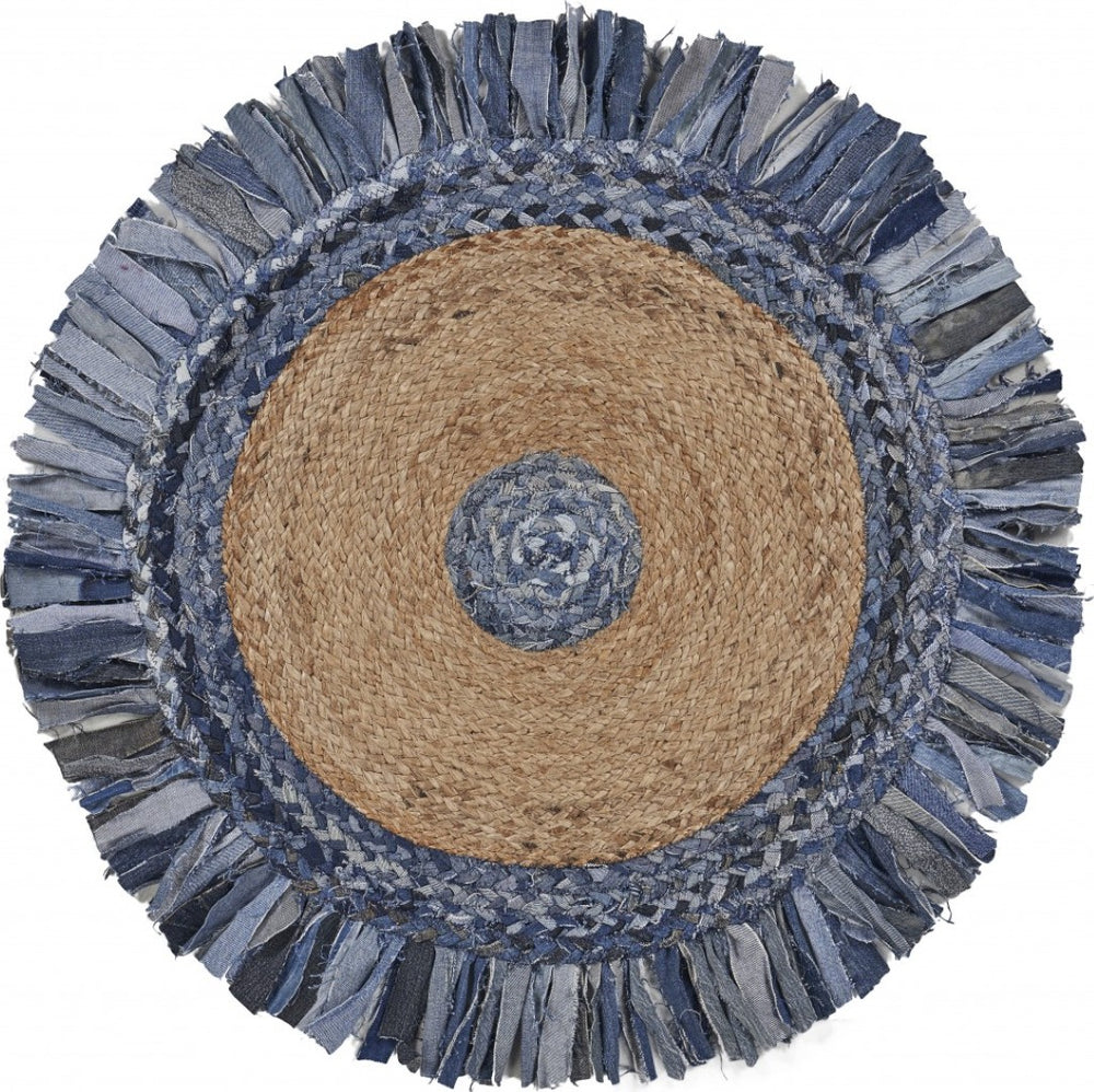 HomeRoots 6' Hand-Woven Beige and Blue Abstract Geometric Rug - Unique Artisan Craftsmanship for Cozy Spaces 6' Round 394184