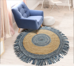 HomeRoots 6' Hand-Woven Beige and Blue Abstract Geometric Rug - Unique Artisan Craftsmanship for Cozy Spaces 6' Round 394184
