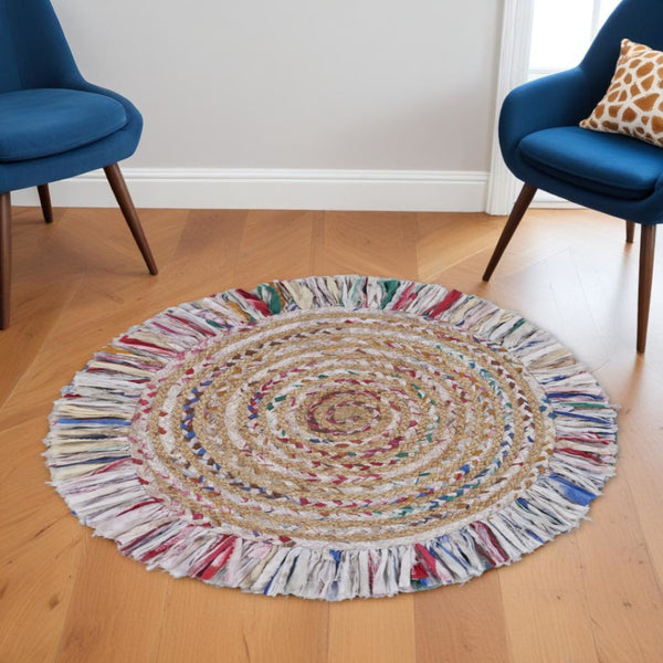 HomeRoots 6' Artistic Blue and White Geometric Hand-Woven Rug for Modern Living Spaces and Cozy Comfort 6' Round 394188