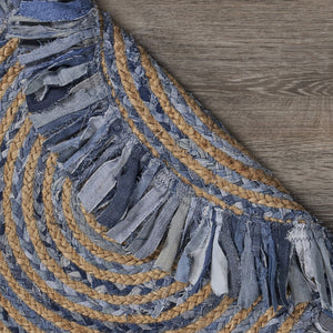 HomeRoots 6' Hand-Woven Beige and Blue Abstract Geometric Area Rug - Artisan Crafted for Timeless Style 6' Round 394190