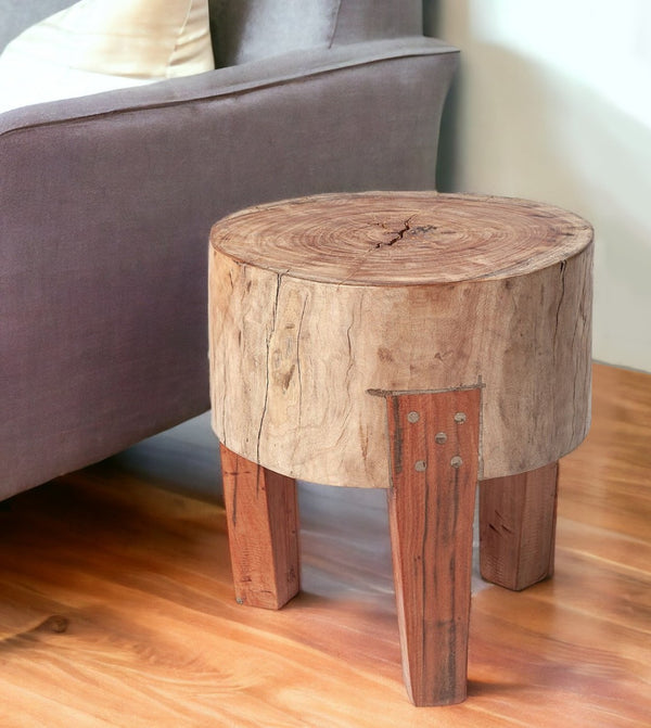 HomeRoots 15" Distressed Reclaimed Wood Round End Table - Vintage Charm for Compact Spaces, Versatile Accent Piece 394252