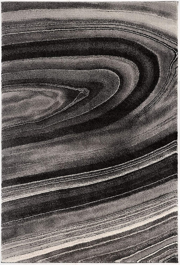 Homeroots 4' X 6' Dark Gray Abstract Illusional Area Rug  Polyester 394985