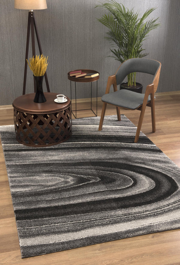 Homeroots 4' X 6' Dark Gray Abstract Illusional Area Rug  Polyester 394985