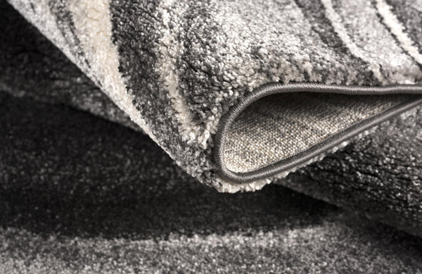 Homeroots 4' X 6' Dark Gray Abstract Illusional Area Rug  Polyester 394985