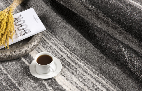 Homeroots 5' X 8' Dark Gray Abstract Illusional Area Rug  Polyester 394986