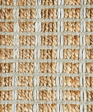 Homeroots 5' Hand Woven Area Rug - Unique Artisan Crafted Design For Warmth And Elegance In Any Room 8' X 10' Jute 395142
