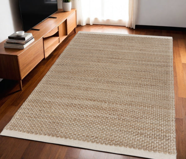 Homeroots 5' X 8' Tan And White Detailed Woven Area Rug  Jute 395165