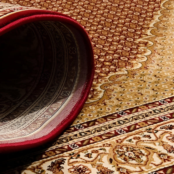 Homeroots 5' Red Round Oriental Power Loom Area Rug  Olefin 395324