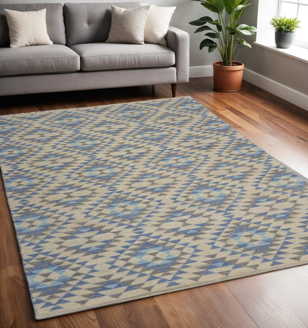 HomeRoots 5' Blue Decorative Lattice Area Rug - Stylish, Durable Flatweave Design for Modern & Bohemian Spaces 5' X 7' 395475