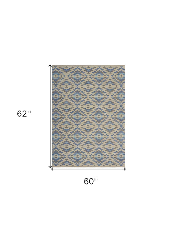 Homeroots 5' X 7' Blue Decorative Lattice Area Rug  Cotton 395475