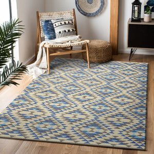 Homeroots 5' X 7' Blue Decorative Lattice Area Rug  Cotton 395475