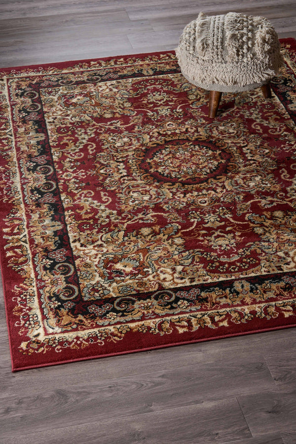 Homeroots 5' X 7' Red Royal Medallion Area Rug  Olefin 395735