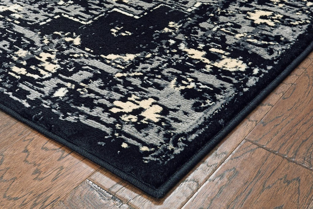 Homeroots 5' X 7' Black Medallion Oriental Area Rug  Olefin 395770