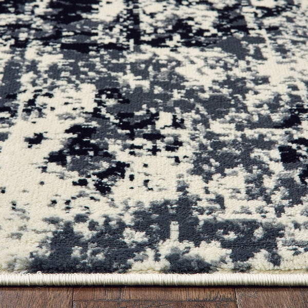 Homeroots 5' X 7' Black And White Abstract Area Rug  Olefin 395772
