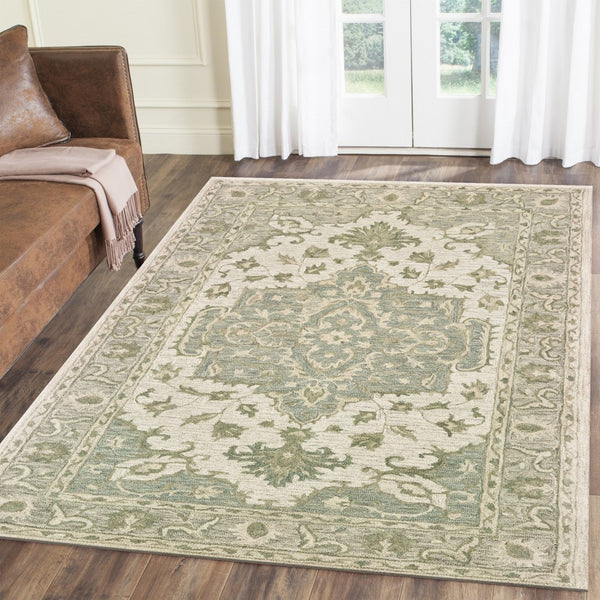 Homeroots 5' X 8' Green And Cream Medallion Area Rug  Wool 395920