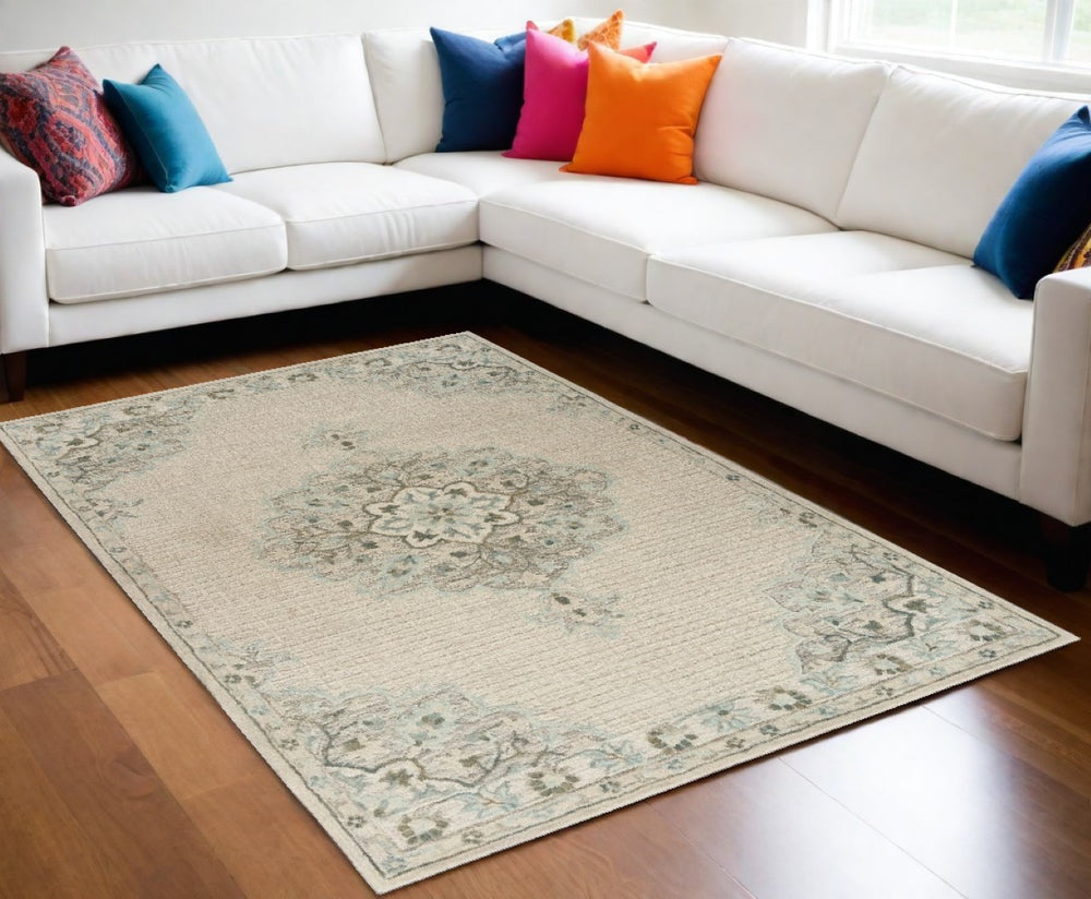 HomeRoots 8' Ivory Handmade Wool Area Rug - Timeless Elegance and Cozy Comfort for Any Living Space 8' X 10' 395930