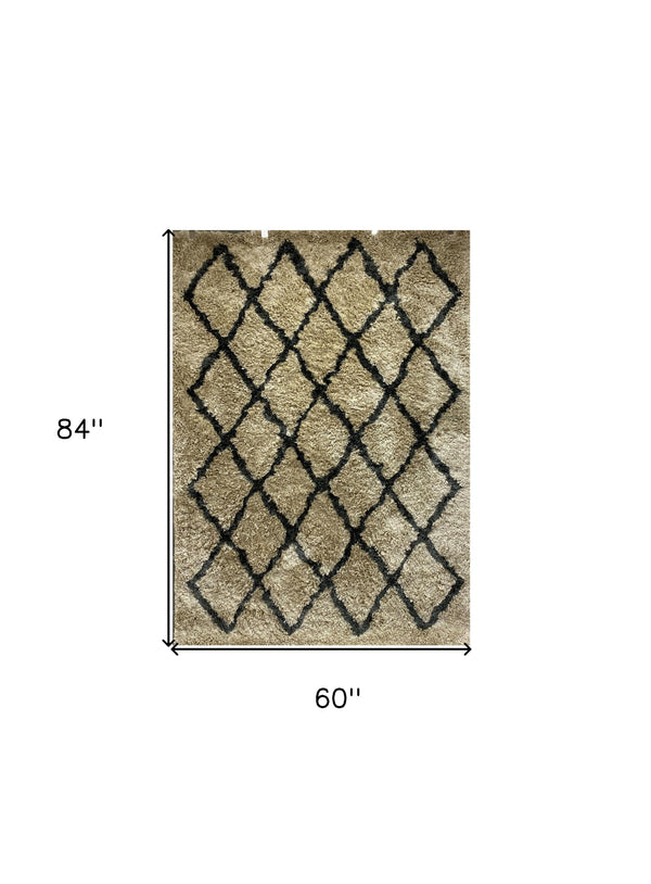 Homeroots 5' X 7' Cream And Black Lattice Area Rug  Polyester 396036