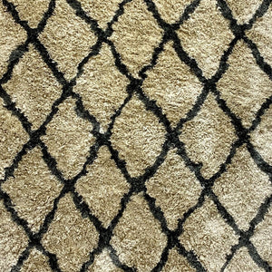 Homeroots 5' X 7' Cream And Black Lattice Area Rug  Polyester 396036