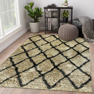 Homeroots 5' X 7' Cream And Black Lattice Area Rug  Polyester 396036