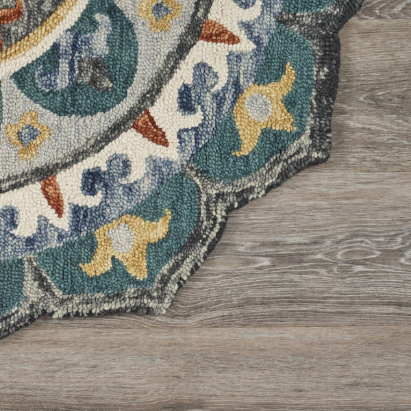 HomeRoots 6' Green and Ivory Wool Hand-Tufted Rug - Artisan Crafted Comfort for Timeless Home Elegance 6' Round 396171