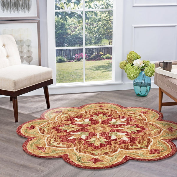 Homeroots 4' Round Rustic Red Scalloped Edge Area Rug  Wool 396172